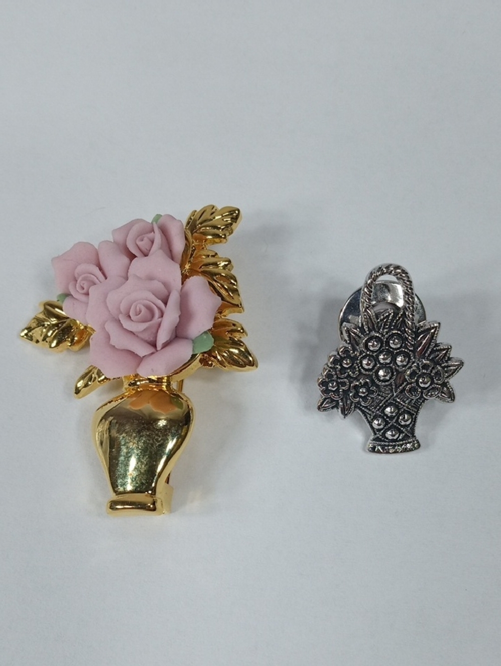 Vintage Avon Set  Of Two Flower Roses Brooch Lapel Pin Set